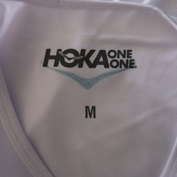 Hoka One One Women's White Sz M Sleeveless Active Stretch Graphic Tank Top - Picture 8 of 8